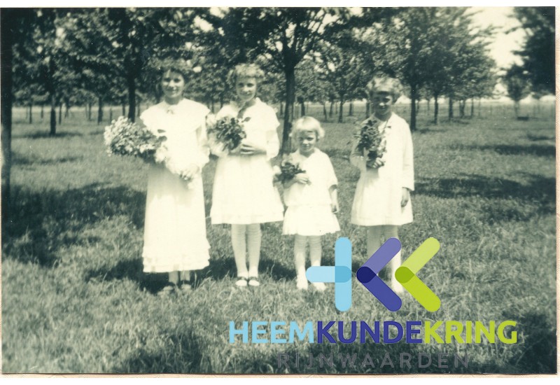 4 zusjes Wezendonk Pannerden plm 1935 1 Coll. Sommers -Wezendonk